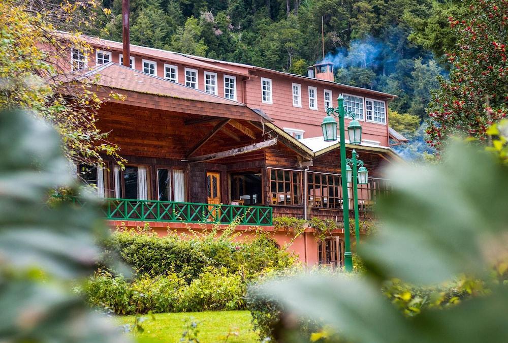 Hotel Peulla 外观 照片