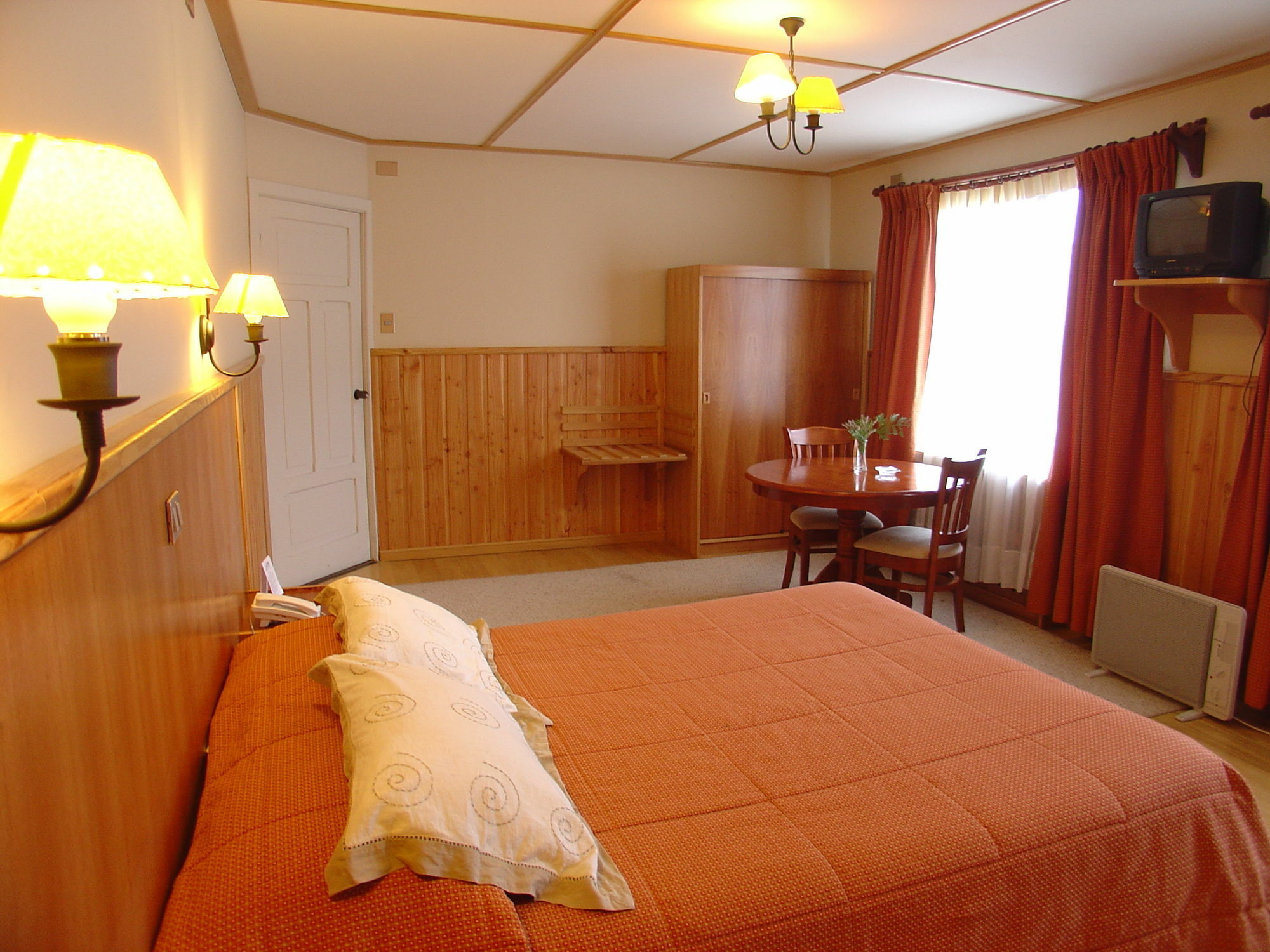 Hotel Peulla 外观 照片