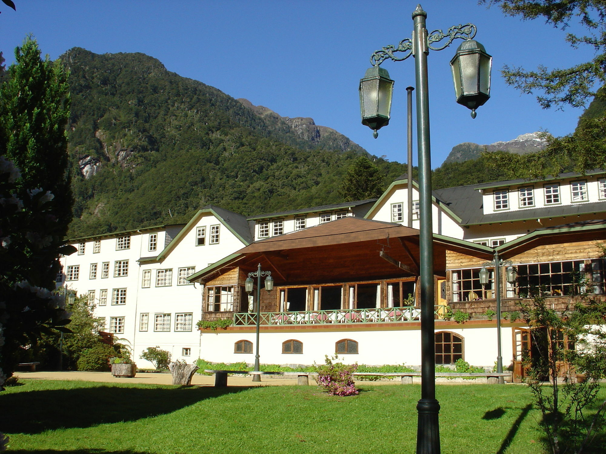 Hotel Peulla 外观 照片